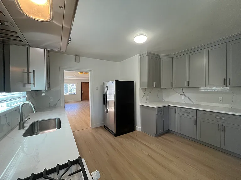 529 Stannage Ave — Photo 6