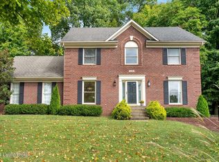 4120 Woods View Pl, Louisville, KY 40245