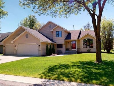 1325 Courtland E, Waconia, MN, 55387