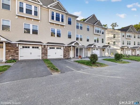 34 Village Crossing #34, East Lyme, CT 06357