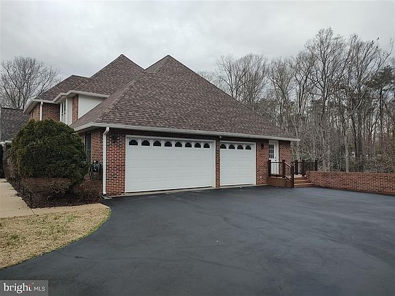 2nd image of 7120 Langley Ct