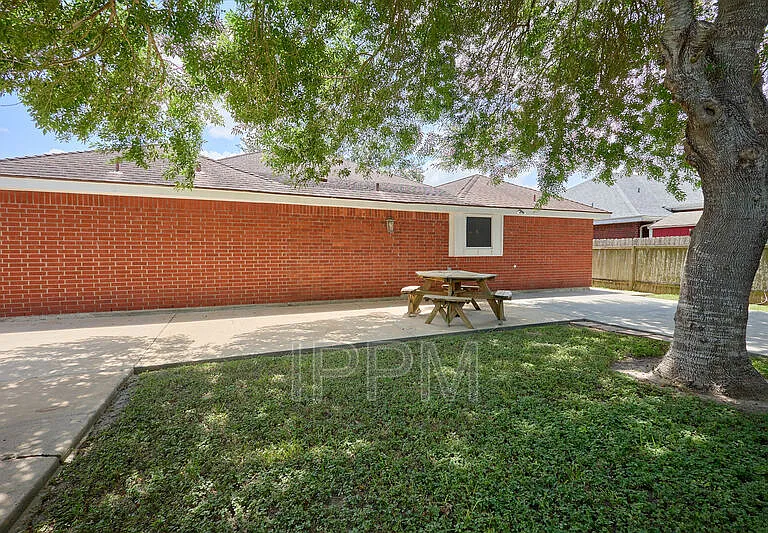 2609 Thomas Ln — Photo 33