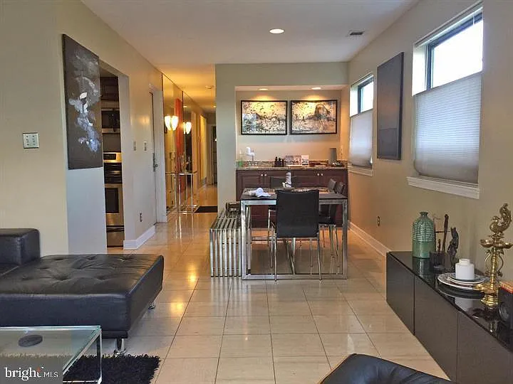 1117 New Hampshire Ave NW #9 — Photo 2