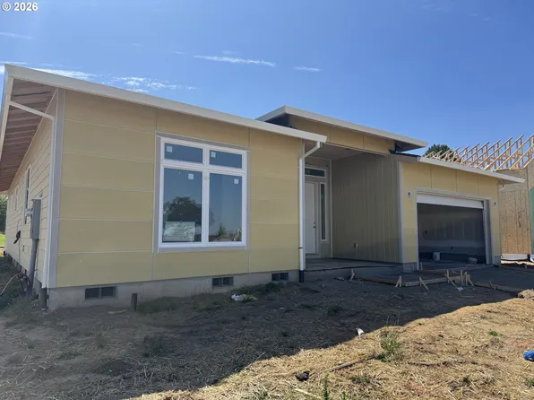 3266 Nightingale Dr, Woodburn, OR 97071