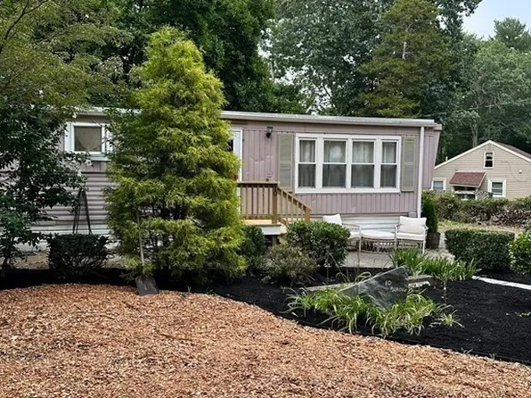 10 Arrow Rd, Norton, MA 02766