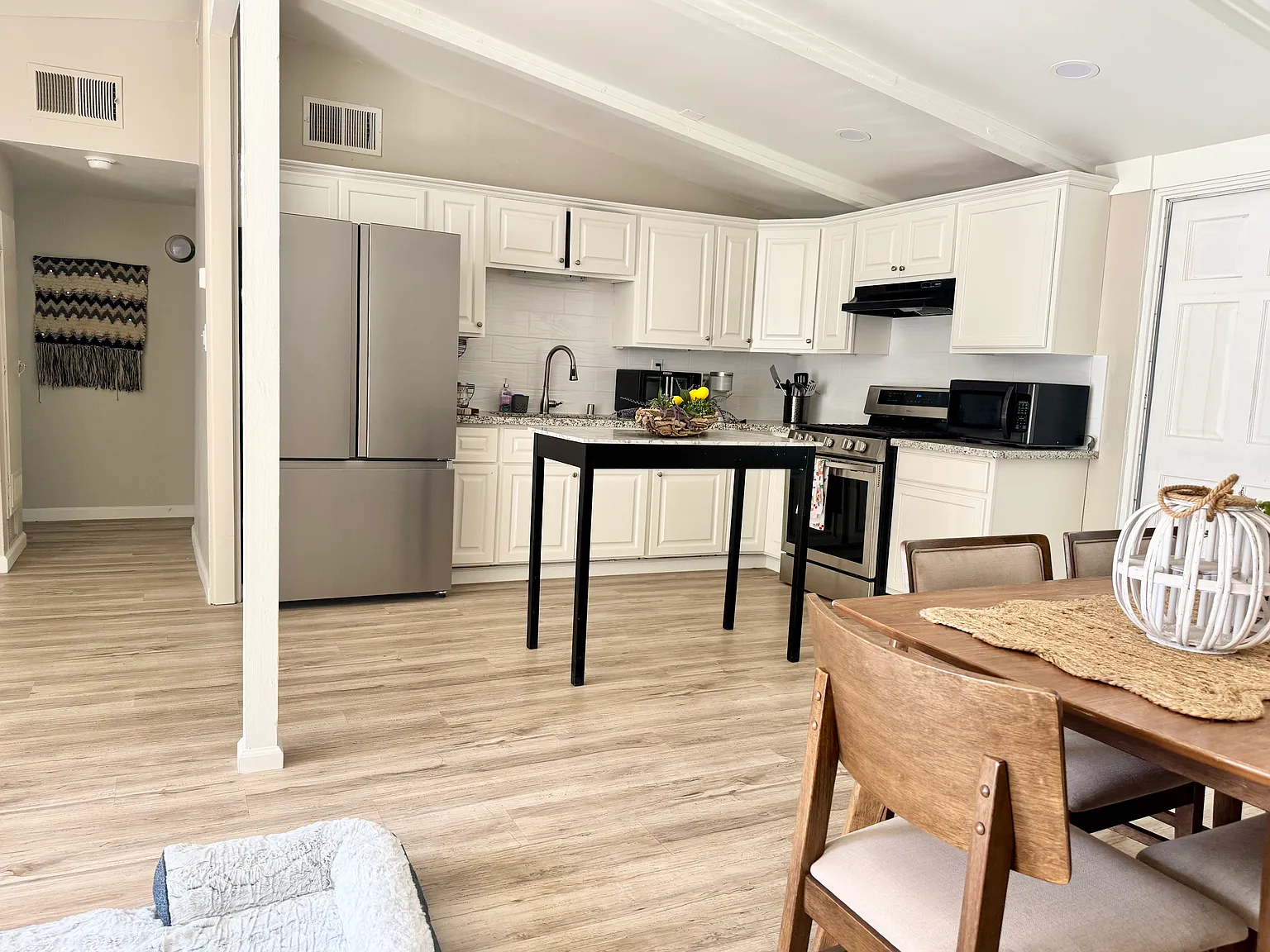 2 bed, 1250 sqft, $1,850 — Photo 3