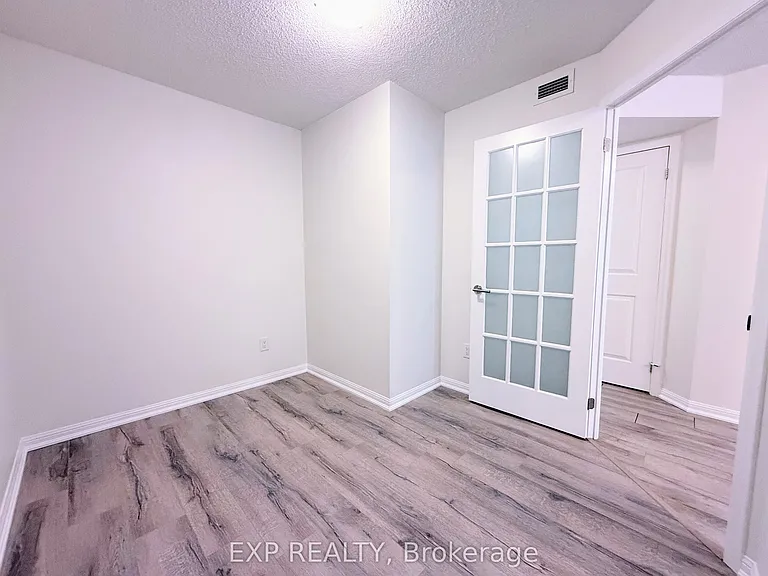 400 Adelaide St E #702 — Photo 12