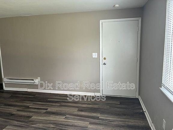 3rd image of 1708 W Riverview Ave #B