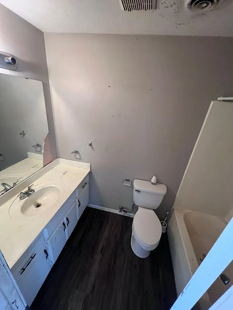 Stanley Cove Apartments — Photo 2
