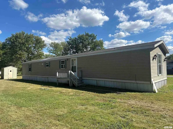 308 N West St, Elkville, IL 62932