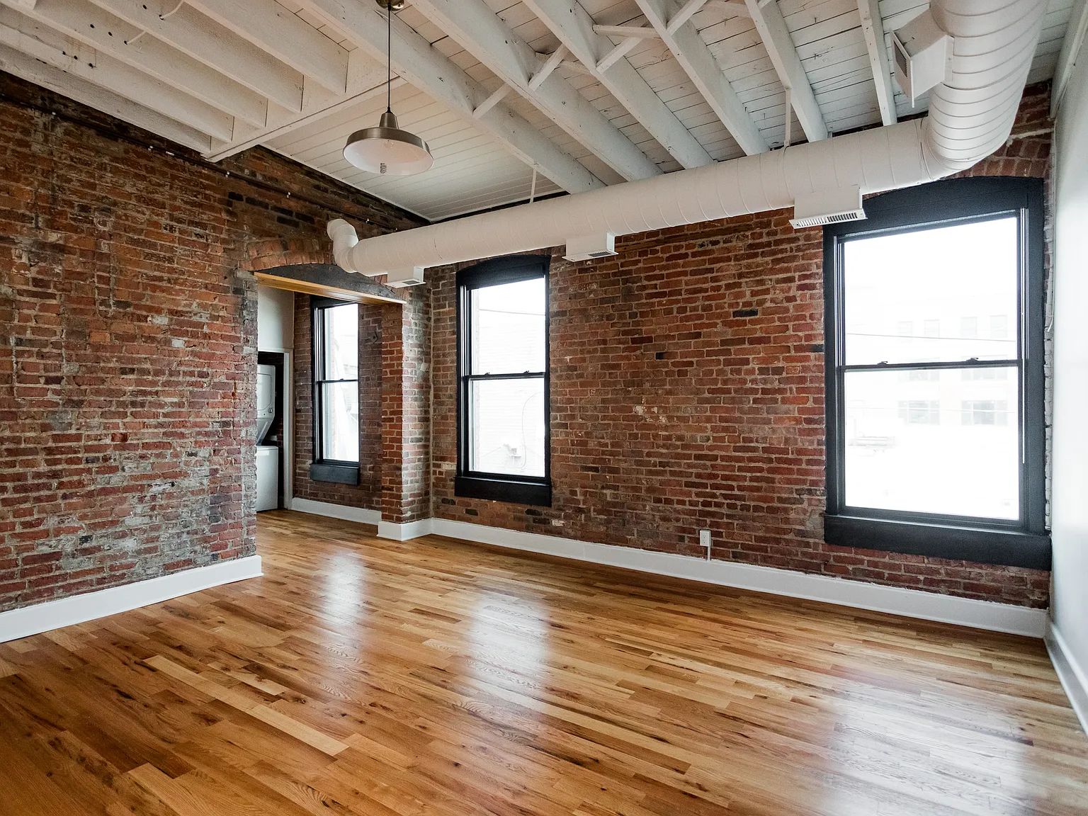1 bed, 959 sqft, $1,900 — Photo 2