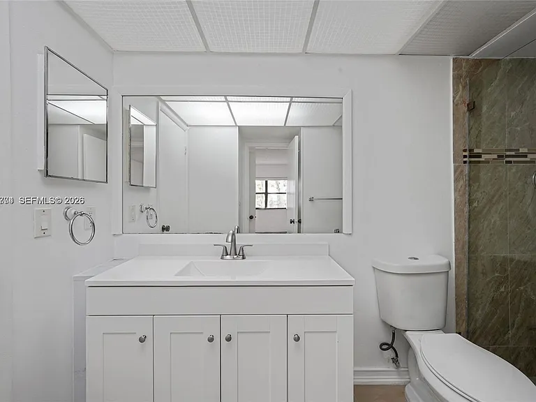 200 Lakeview Dr #101 — Photo 5