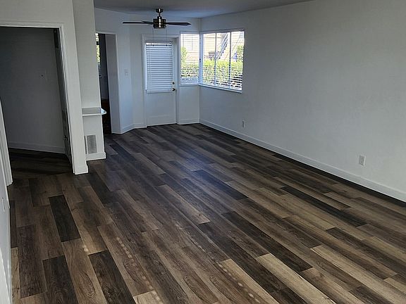 4th image of 5231 La Jolla Blvd