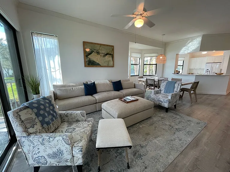 2377 Ravenna Blvd #202 — Photo 15