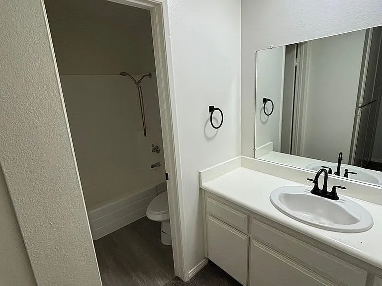 WOODCREST APARTMENTS — Photo 54