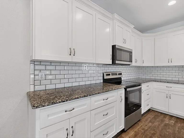 5838 Humbert Ave — Photo 13