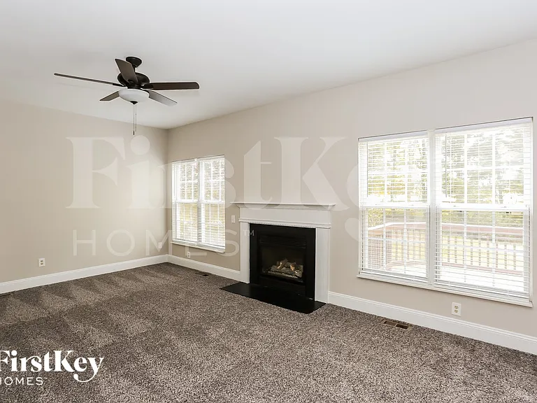 8601 Glade Ct — Photo 4