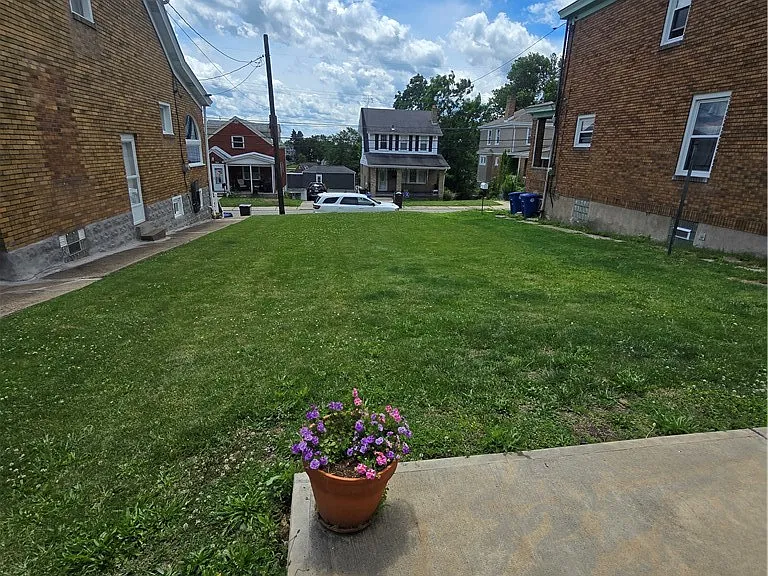 3025 Hazelhurst Ave — Photo 21