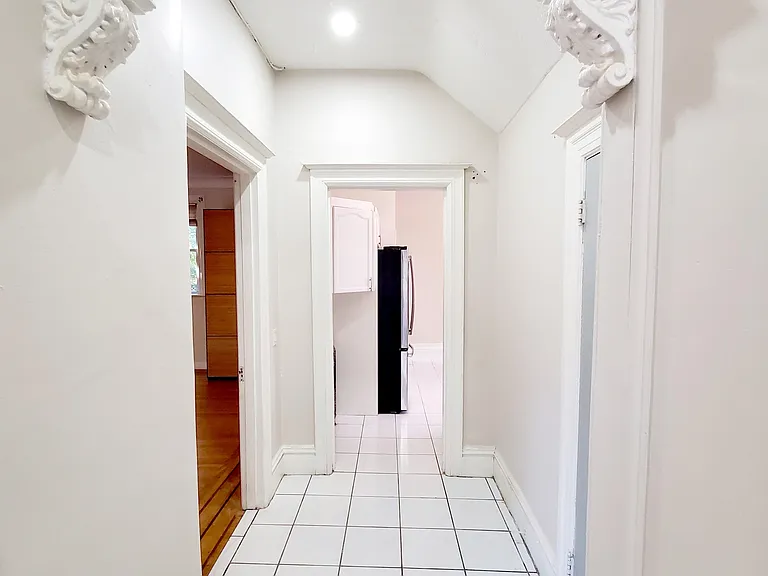 116 Fairholt Rd S #2 — Photo 10