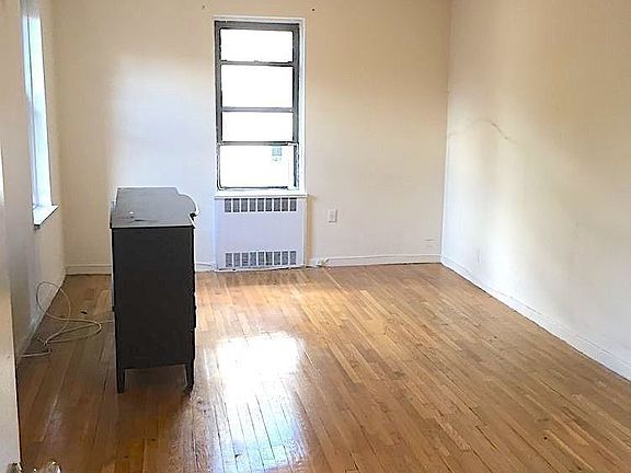 2nd image of 125 Christopher St APT 4A