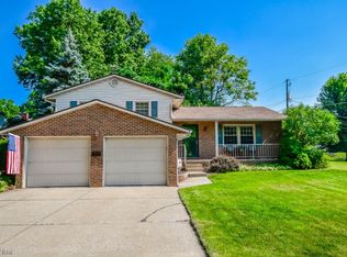 5273 Burlawn St NW, Canton, OH 44708