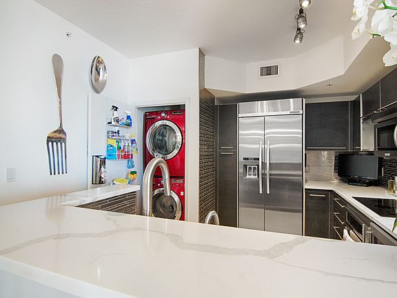 5th image of 550 Okeechobee Blvd APT 1510