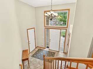 2482 Crimson Ridge Cir NW, Rochester, MN 55901