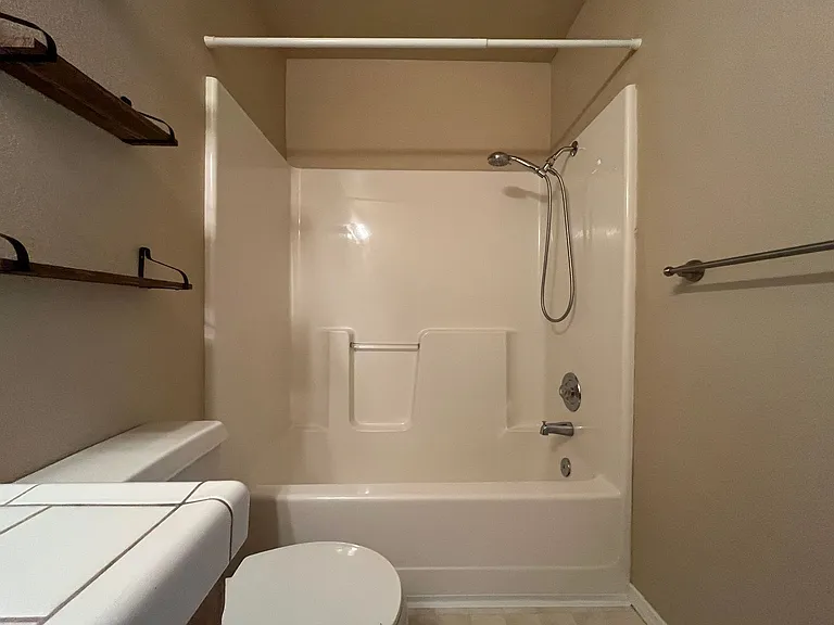 1905 Kinvarra Way — Photo 28