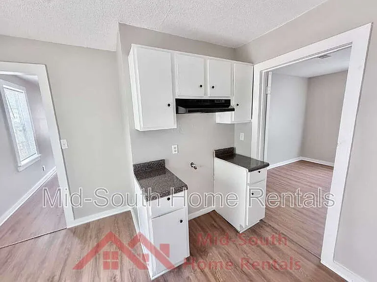 1545 Patton St — Photo 9