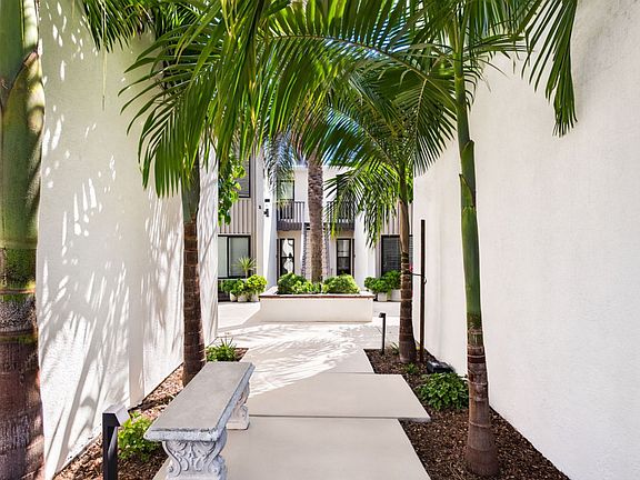 4th image of 1727 Chalcedony St #11