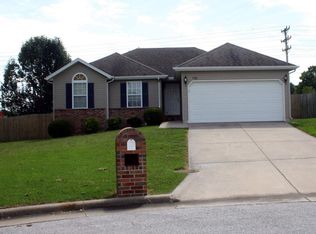 1176 S Scarlet Oak Ct, Nixa, MO 65714