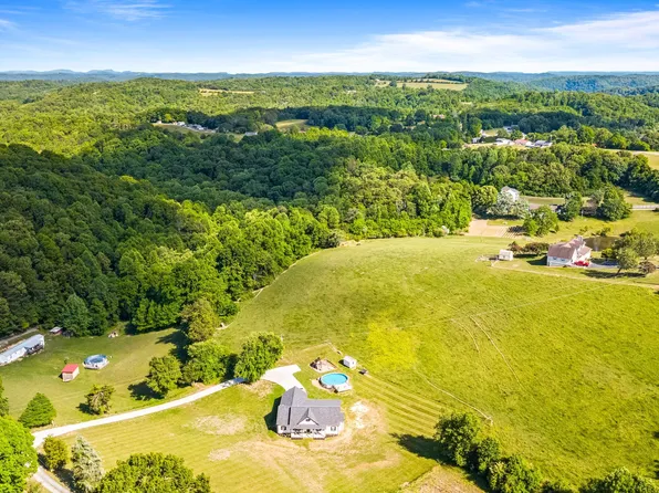 170 Wolf Hollow Ln, Jacksboro, TN 37757