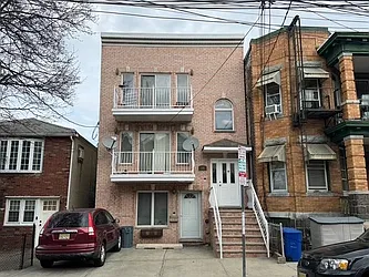 116 Lake Street, #3