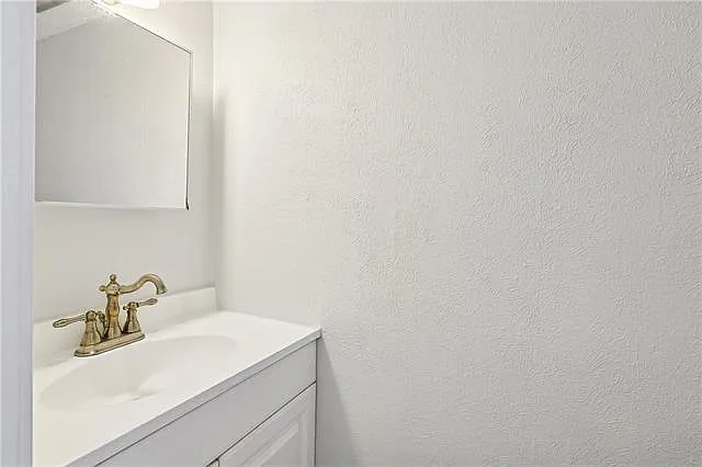 2500 Manson Ave — Photo 5