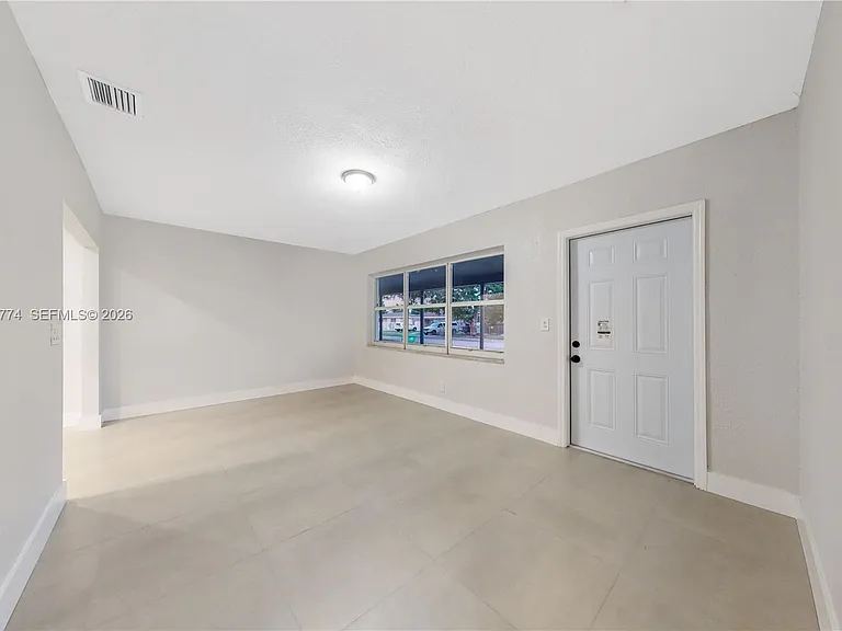 11702 NW 1st Ave #11702 — Photo 3