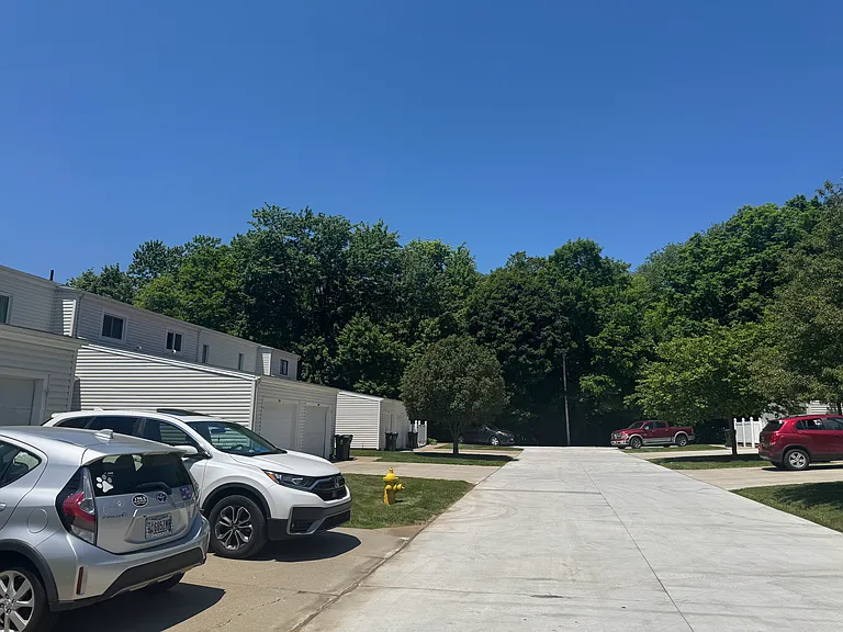 264 Deepwood Dr — Photo 2