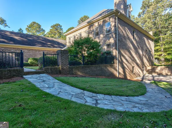 1204 Red Oak Dr, Monroe, GA 30655