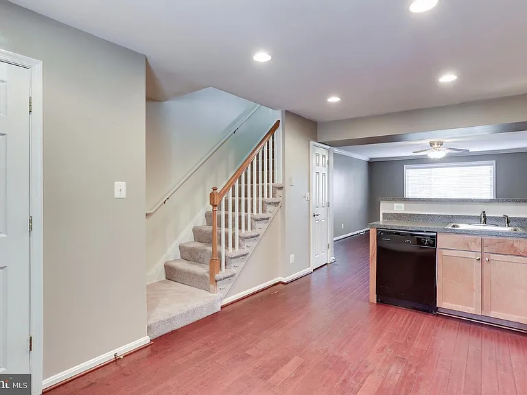 1615B N Van Dorn St #B — Photo 8
