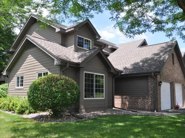18775 Brookfield Lake Dr, Brookfield, WI 53045