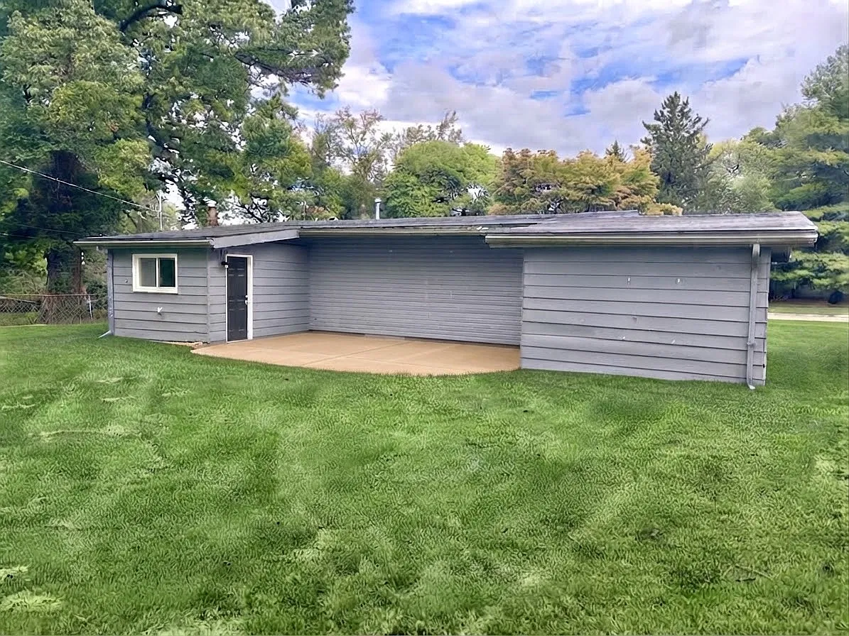 3 bed, 1140 sqft, $1,750 — Photo 3