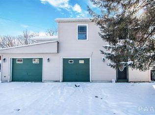 300 Ehrett St, Creve Coeur, IL 61610