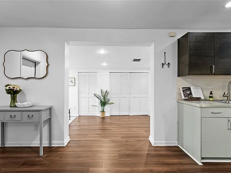 2407 S Lois Ave — Photo 14