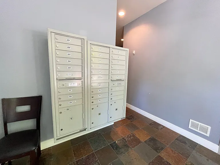 838 SE 38th Ave #302 — Photo 3
