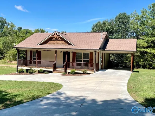 198 Leach Dr, Guntersville, AL 35976