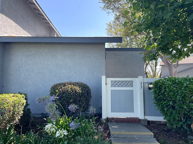 900 W Sierra Madre Ave #33 — Photo 2