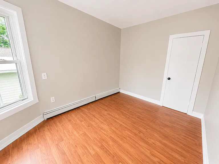 170 W Broadway #3 — Photo 9