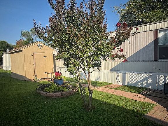 shed on back side