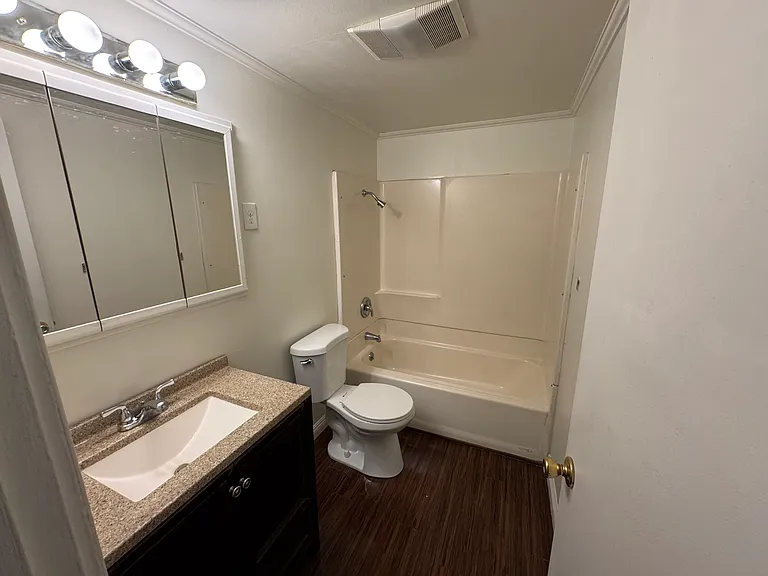 1157 E Lemon Ave — Photo 5