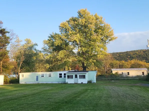 81 Old County Rd, Green Spring, WV 26722