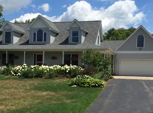 3873 Morningstar Ln, Eaton Rapids, MI 48827